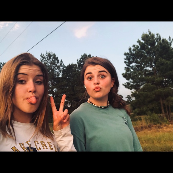 Meet your Posher, Addyson - Picture 1 of 1